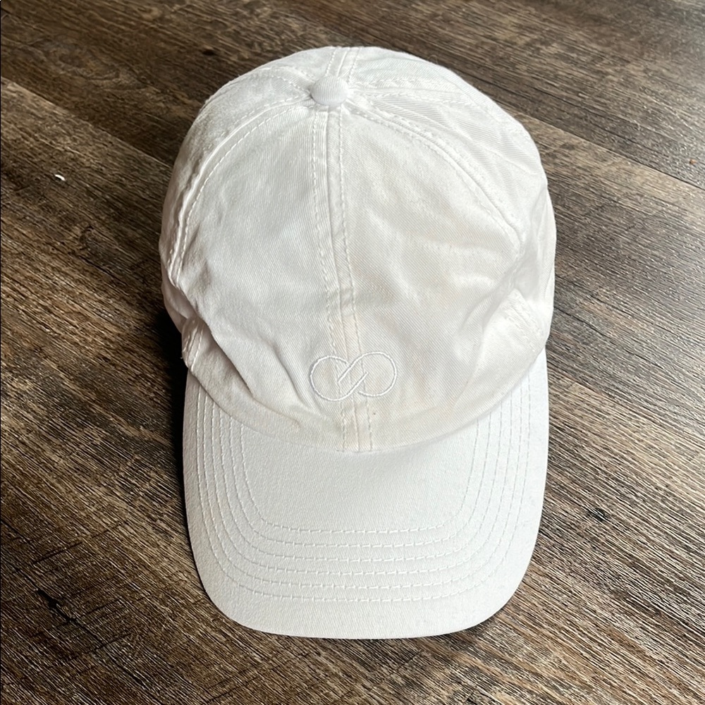 CALIA by Carrie Underwood White Minimalist Hat